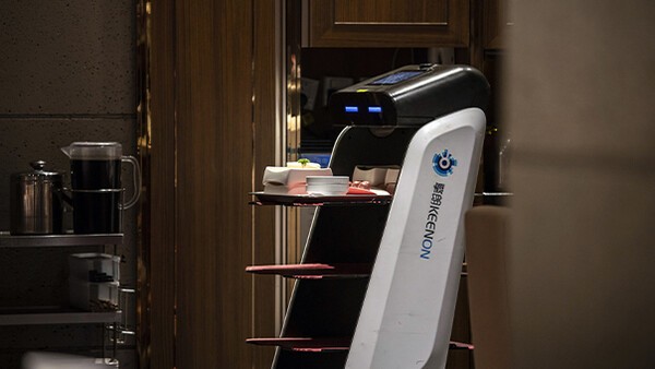 [급변하는 외교시장: 중국 ‘피지컬 AI’ 로봇 시장] “공장에서 도시로”…중국, ‘피지컬 AI’로 글로벌 로봇 패권 노린다